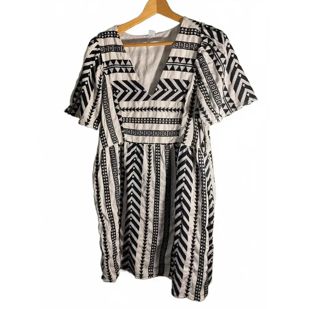 Old Navy Black and White  Boho Geometric Pattern Dress Large - Picture 2 of 7